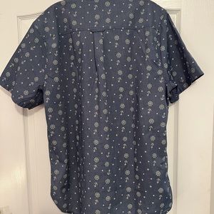 Brand new (tags removed) mens button down shirt purchased 10/21 from Nordstrom